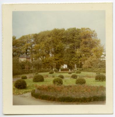 Zicht op de voortuin van het Kasteel van Wippelgem, eind jaren 1960