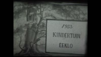 Kinderen spelen in Heldenpark