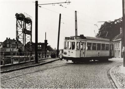 Tram aan Lovendegembrug