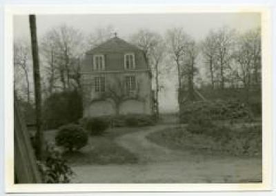 Zijkant koetshuis bij het Kasteel van Wippelgem