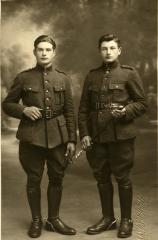 Portret van de gebroeders De Zutter tijdens legerdienst