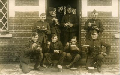 Soldaten tijdens hun legerdienst, 1930-1940