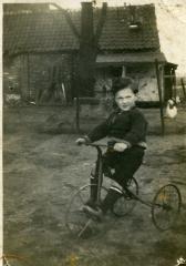 Marcel Van Hecke op fietsje, Wippelgem