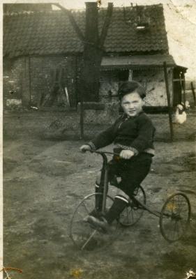 Marcel Van Hecke op fietsje, Wippelgem