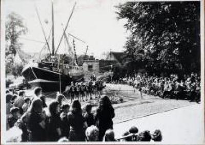 Eerste Garnaalfeesten in Boekhoute in 1973 en inhuldiging BOU 8