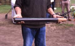 Stap 5 - Aanleg buitenbolbaan: de zandlaag en de staken aanbrengen 