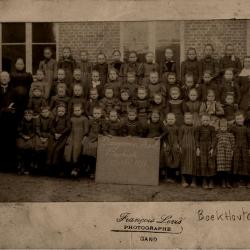 Klasfoto meisjesschool, ca.1919, Knesselare