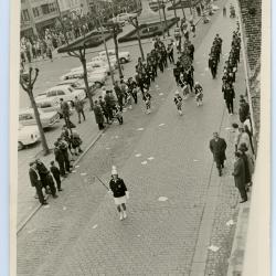 Majorettes en fanfares in Zelzate, jaren 1960