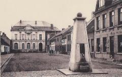 Postkaart van het Diederikplein (Varkensmarkt) in Assenede