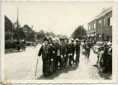 Clowns op Leestjeskermis, Waarschoot, ca. 1965