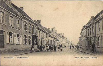 Postkaart van de Hoogstraat in Assenede, ca. 1907