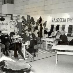 Fabriek Sogeta uit Eeklo op de textielbeurs, ca. 1975
