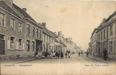 Postkaart van de Hoogstraat in Assenede, ca. 1907