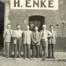 Bedienden van haarsnijderij Enke, ca. 1948