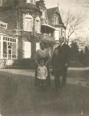 Max Enke en zijn gezin in Eeklo, 1920