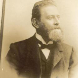 Portret van Hermann Enke, omstreeks 1900.