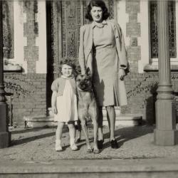 Familieportret op 't hof, Knesselare, ca. 1932