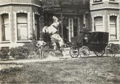 Koets voor Villa Oaklands, Eeklo 1898