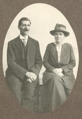 Portret Hermann Peter Enke en zijn vrouw Alice, ca. 1935