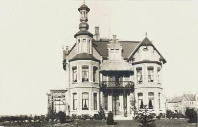 Villa Oaklands in Eeklo omstreeks 1898