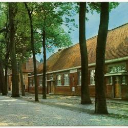 Oude meisjesschool "Heilig Hart" in Boekhoute