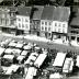 Zicht op de wekelijkse marktdag in Eeklo in 1967