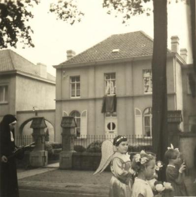 Carla Van Damme in de processie