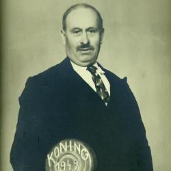 Koning krulbol, Arthur De Baets