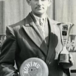 Koning krulbol, Roger Ryckaert, 1954