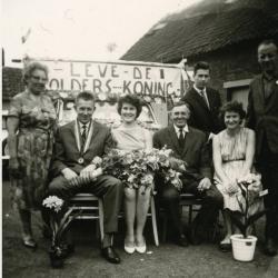 Huldiging krulbolkoning, Laurent Neyt, 1964