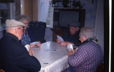 Kaarters aan het minetten