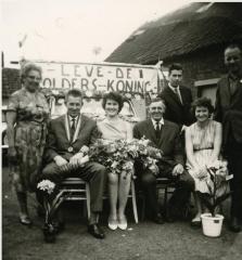 Huldiging krulbolkoning, Laurent Neyt, 1964