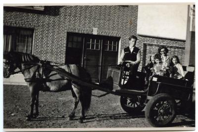 Poseren op de paardenkar