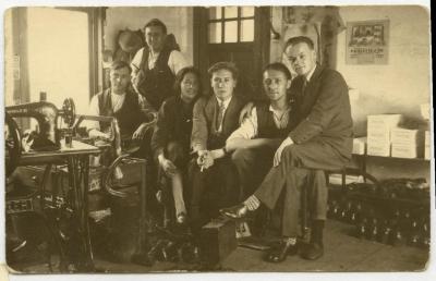 Schoenmakers Cooreman, ca. vroege jaren 1930, Knesselare