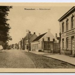 Postkaart dorpszicht Schoolstraat, Waarschoot