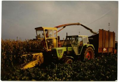 Maïshakselaar New Holland van de familie Busschaert