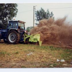 Grond gelijk maken met de sleephurde