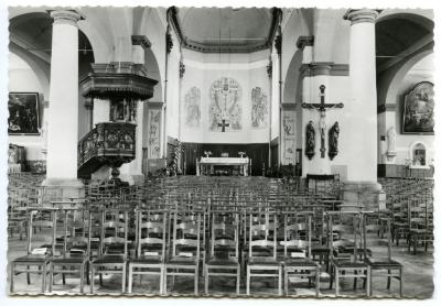 Postkaart binnenzicht kerk, Waarschoot