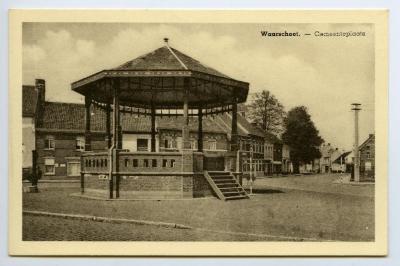 Postkaart dorpszicht gemeenteplaats, Waarschoot