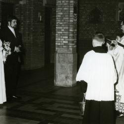 Huwelijk Heye-Genbrugge in de kerk van Rieme (I), 1970
