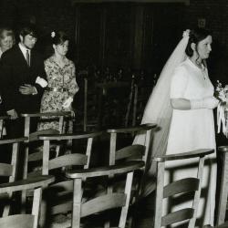 Huwelijk Heye-Genbrugge in de kerk van Rieme (II), 1970