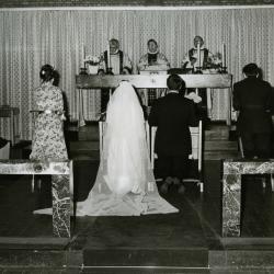 Huwelijk Heye-Genbrugge in de kerk van Rieme (V), 1970