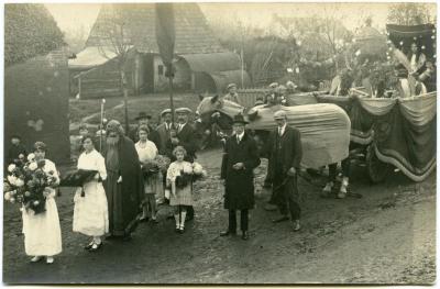 Inhuldigingsstoet voor pastoor Bouuaert, 1928 (VIII)