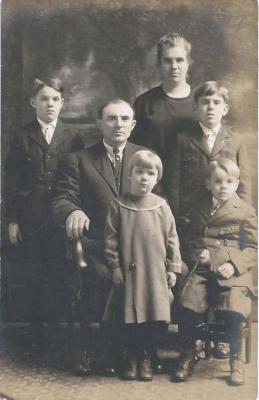 Gezinsfoto familie Taghon, Aalter, 1915-1930