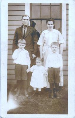 Gezinsportret familie Taghon, Aalter, 1911-1930