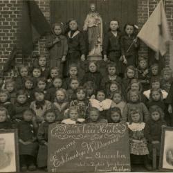Klasfoto 7-jarige meisjes, Ursel, 1920