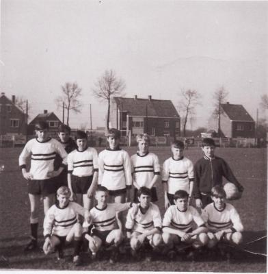 Eerste scholierenploeg Harop tijdens oefenmatch, 1969