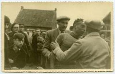 Michel Celie na de koers op Weide-kermis, Wachtebeke, ca. 1950