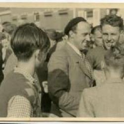 Michel Celie en supporters, Wachtebeke, ca. 1950