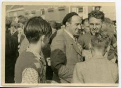 Michel Celie en supporters, Wachtebeke, ca. 1950